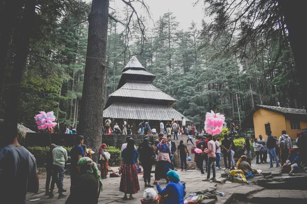 Manali Tour Package From Delhi by Volvo
